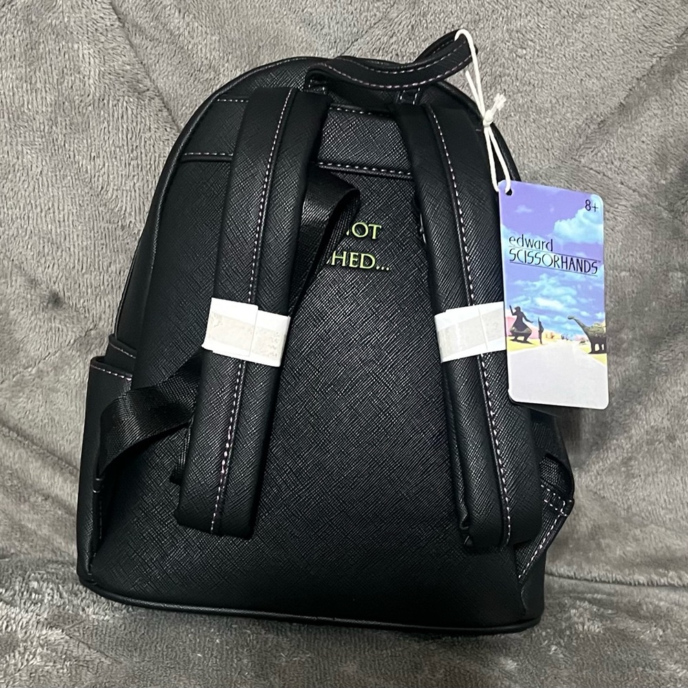 Loungefly Edward Scissorhands Backpack and Wallet Set - Black and Green - Picture 3 of 6